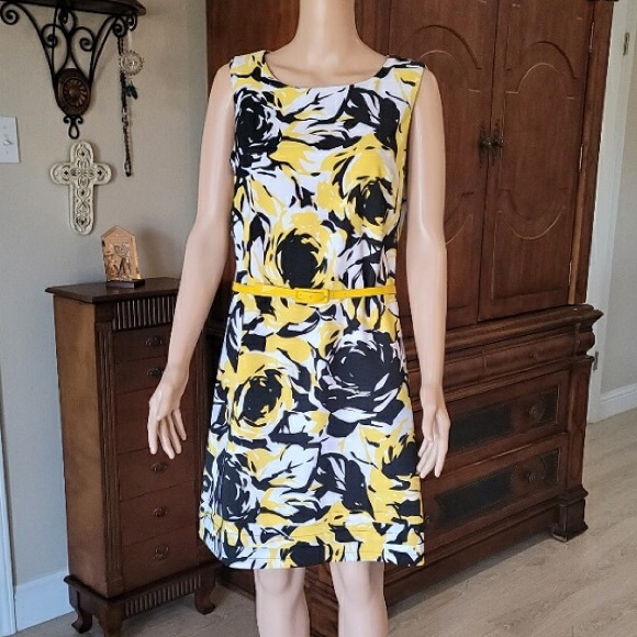 Patterned Dress - Picture 1 of 1
